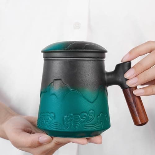 ZENS Teetasse mit Deckel und Teesieb für Tee Liebhaber bei\viewschiebung und Atemluft, 450ml, Große Holzgriff Matte Kera