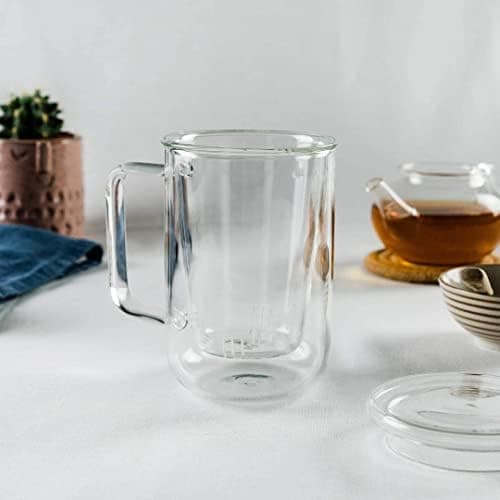 Teeglas mit Sieb und Deckel |(hitzebeständig) | für Liebhaber des Dufthafts und Geschmacks | bei Tee- und Herbservierung