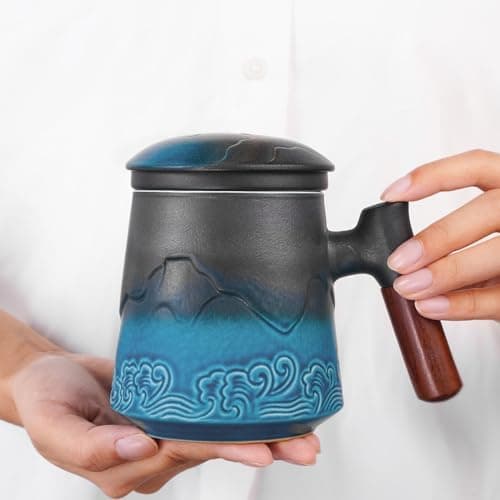 ZENS Teetasse mit Deckel und Teesieb für Tee Liebhaber bei\viewschiebung und Atemluft, 450ml, Große Holzgriff Matte Kera