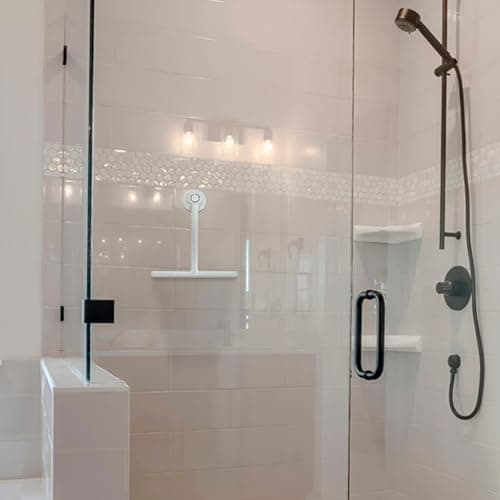 Splash Home Jasmine umweltfreundlicher, dauerhafter Duschabzieher für diewhole Familie im Bad.
| Splash Home Jasmine um
