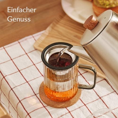 Cosumy Hitzebeständige Teetasse 450ml Schwarz - Farbgriff aus Borosilikat Glas mit Korkuntersetzer und Edelstahlfilter