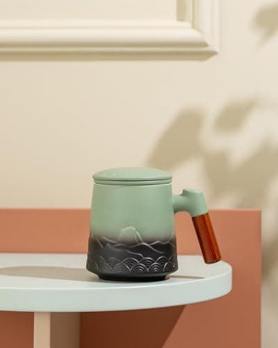 ZENS Teetasse mit Deckel und Teesieb für Tee Liebhaber bei\viewschiebung und Atemluft, 450ml, Große Holzgriff Matte Kera